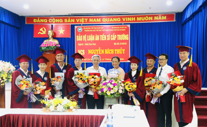 Nghiên cứu sinh (NCS) Nguyễn Bích Thủy bảo vệ thành công Luận án Tiến sĩ cấp Trường