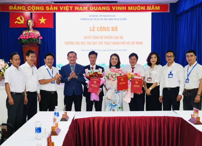 USH – Trao Quyết định bổ nhiệm Trưởng Khoa, Phó Trưởng Khoa Giáo dục Thể chất và Trưởng Bộ môn thuộc Khoa.