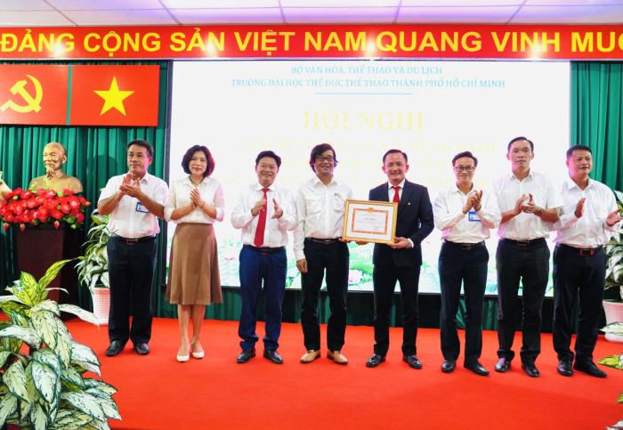 USH- Hội nghị tổng kết công tác xây dựng Đảng năm 2023 và triển khai nhiệm vụ trọng tâm năm 2024.